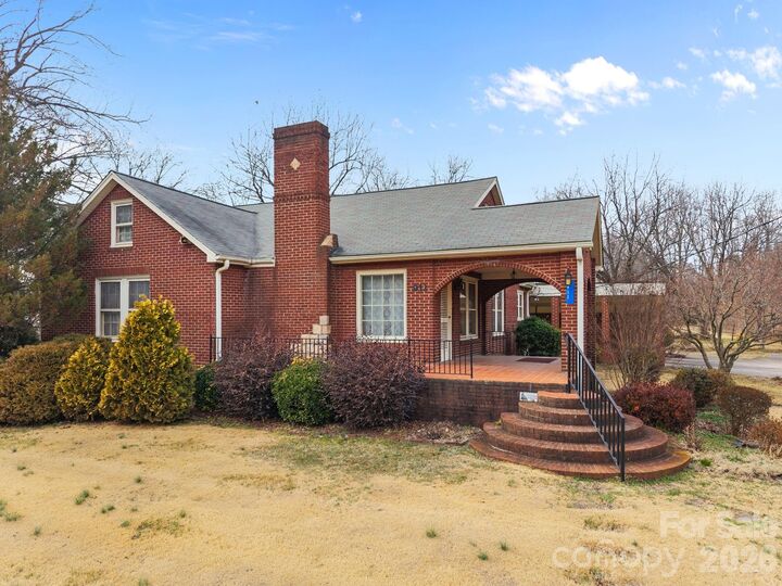 Property Photo: 911 N Long Es Street NC 28144