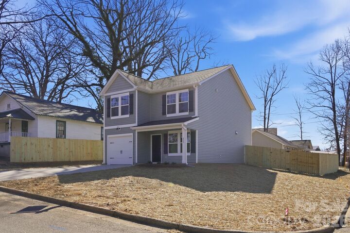 Property Photo: 935 Wallace Street NC 28677