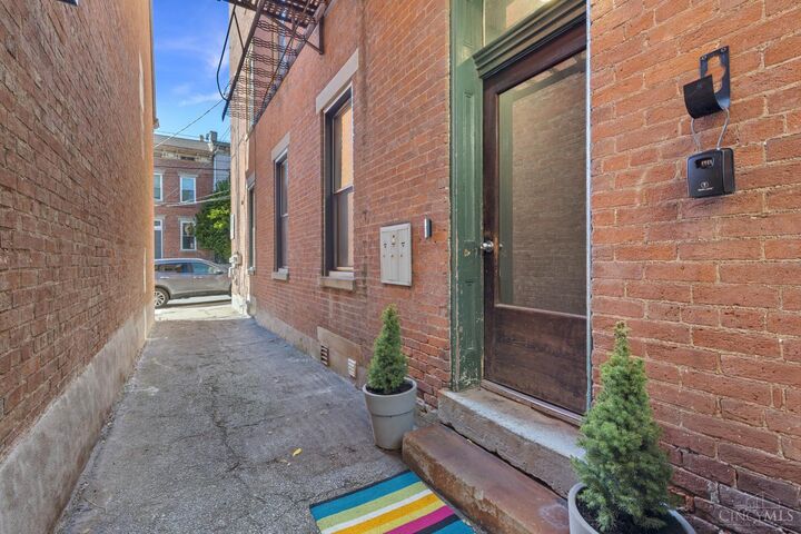 Property Photo:  1716 Highland Avenue  OH 45202 