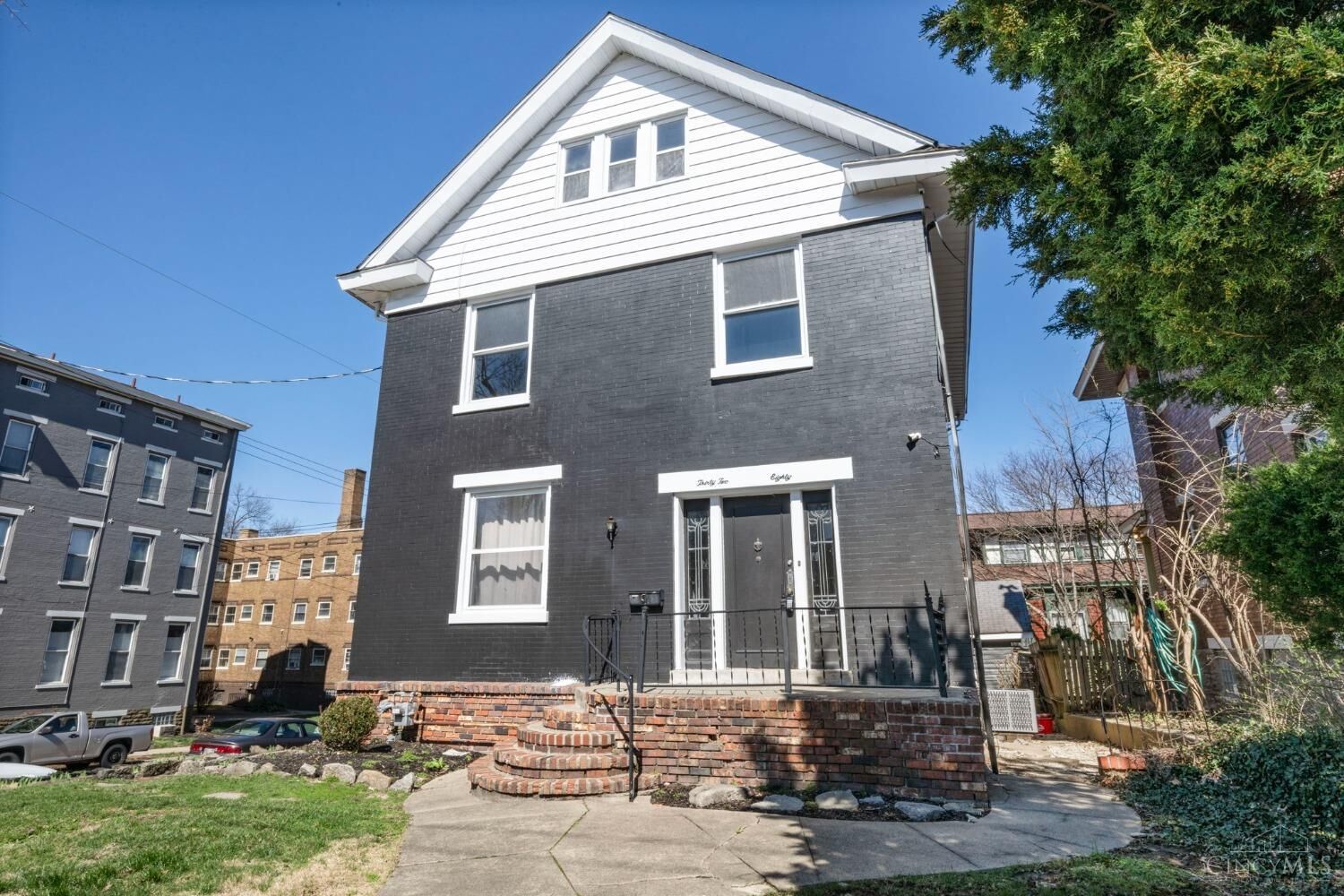 Property Photo:  3280 Jefferson Avenue  OH 45220 