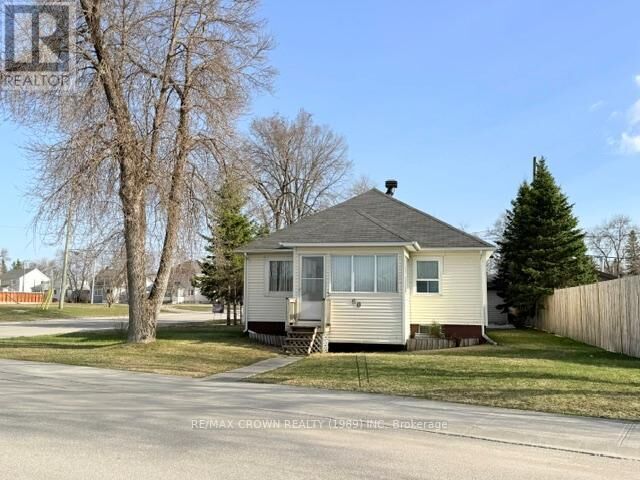 Property Photo: 60 Egerton Street ON P5N 1J4