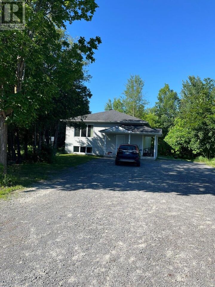 Property Photo:  35 Cloverloft Court  ON K2S 1T3 