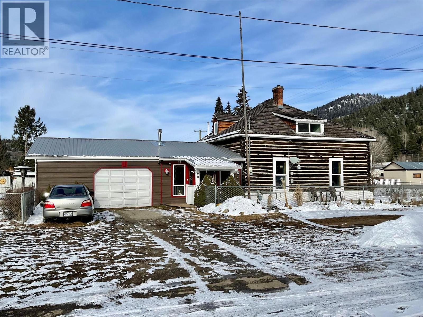 Property Photo:  601 Government Avenue North  BC V0H 1J0 