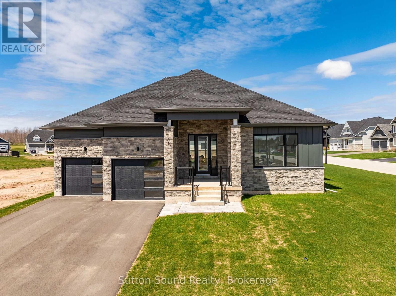 Property Photo: 116 Laurens Lane ON N0H 1S0