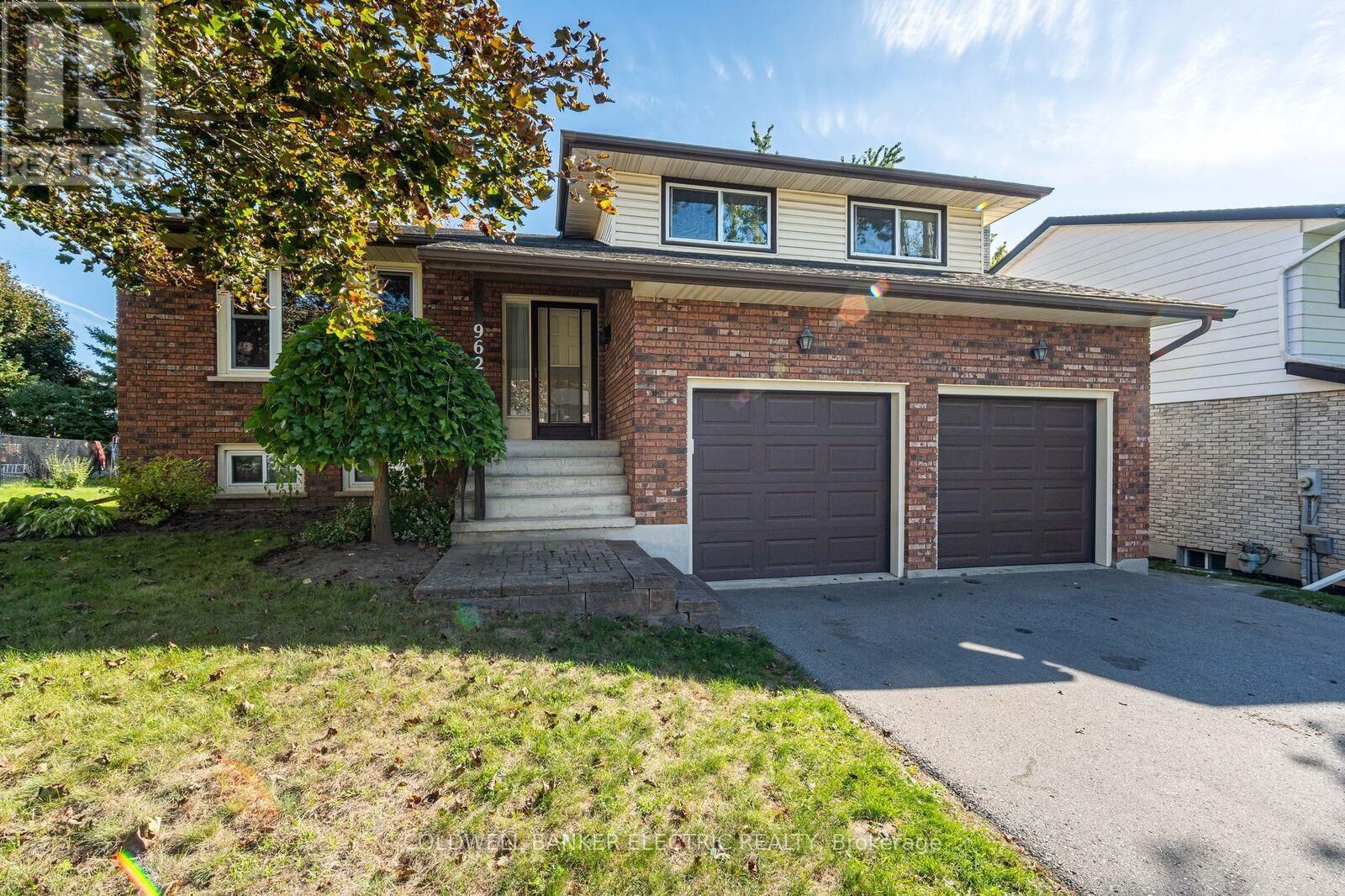 Property Photo:  962 Golfview Road  ON K9J 7W4 