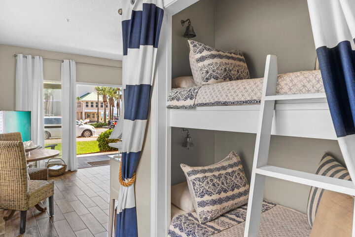 Property Photo:  73 Shirah Street 106  FL 32541 