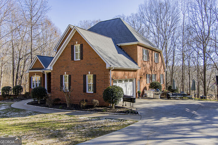 Property Photo: 280 Ravenwood Drive SE GA 30161