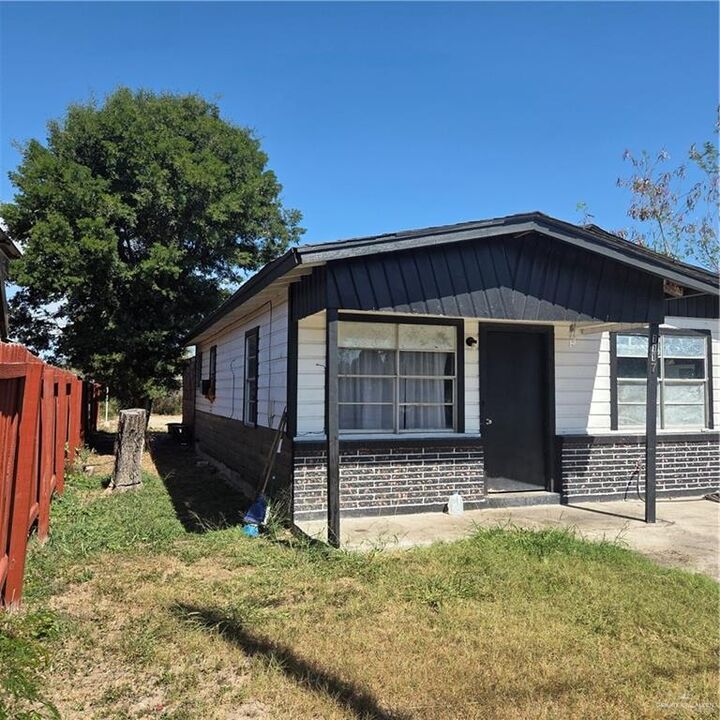 Property Photo:  1117 E Fay Street  TX 78539 