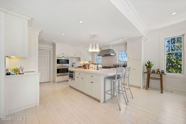 Property Photo:  16 Summit Road  CT 06878 