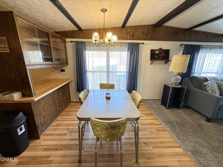 Property Photo:  109 Schlosser Avenue SE  ND 58554 