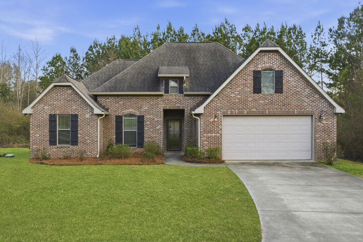 Property Photo: 20 Lariat Ln. MS 39402