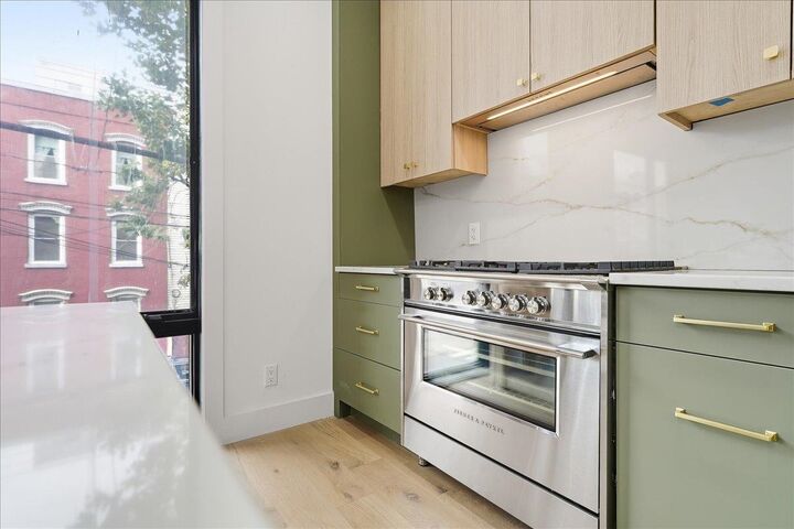 Property Photo:  100 Webster Ave 2  NJ 07307 