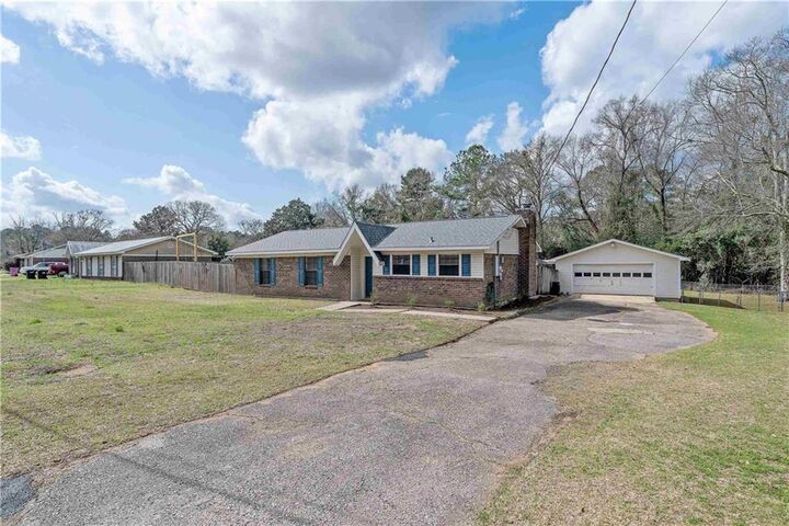 Property Photo:  1837 Sandy Creek Drive  AL 36575 