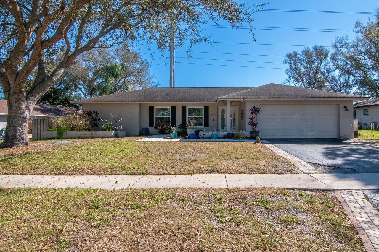 Property Photo:  720 Hickory Lane  FL 34683 
