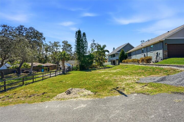 Property Photo: 1604 Butler Court FL 34689