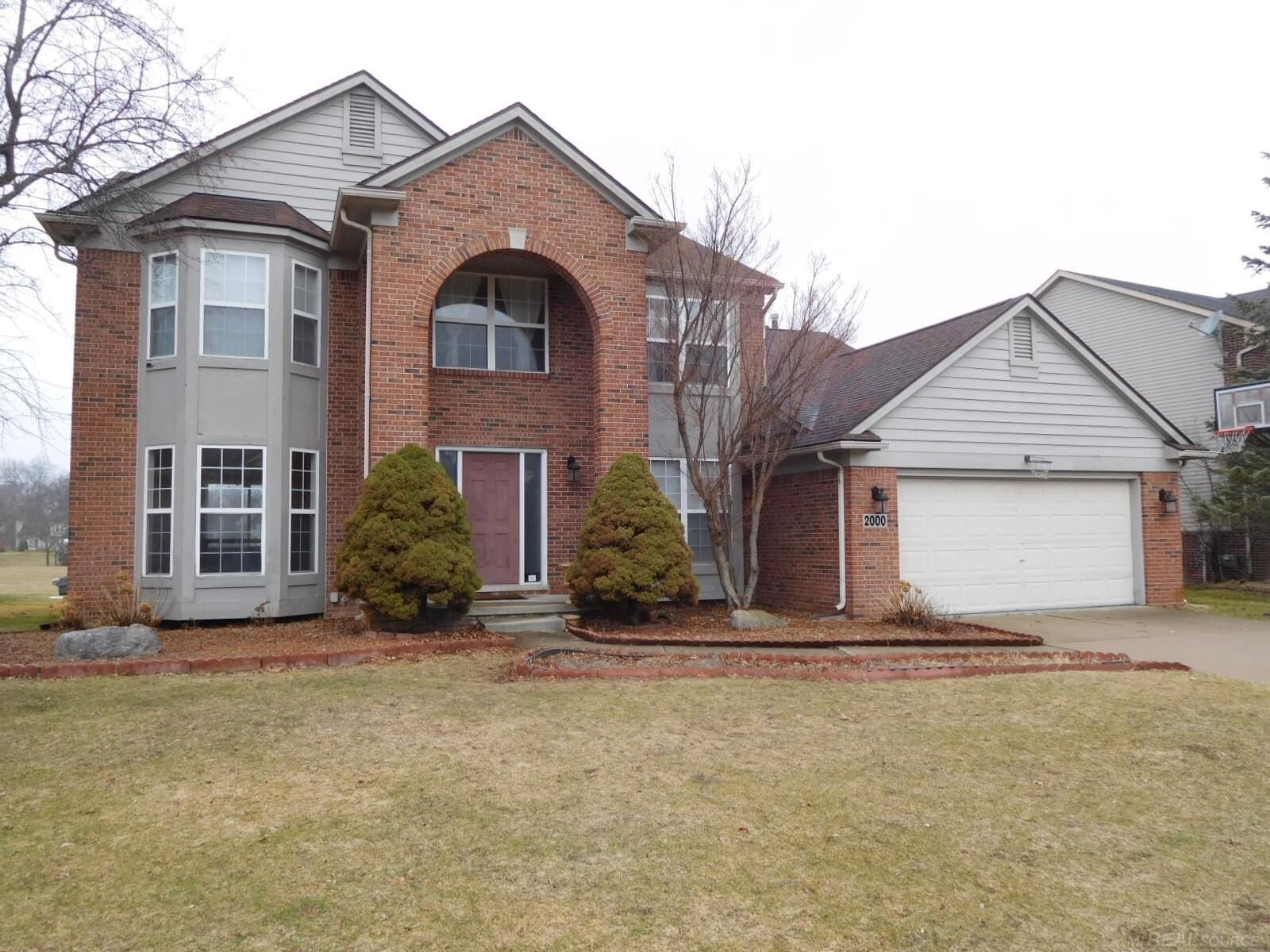 Property Photo: 2000 Twin Sun Circle MI 48390