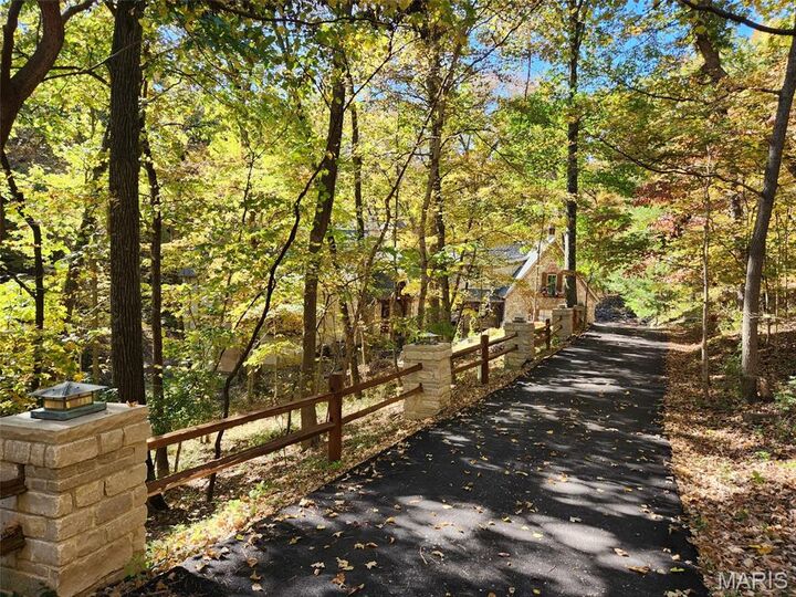 Property Photo:  832 Stone Bridge Springs Drive  MO 63005 