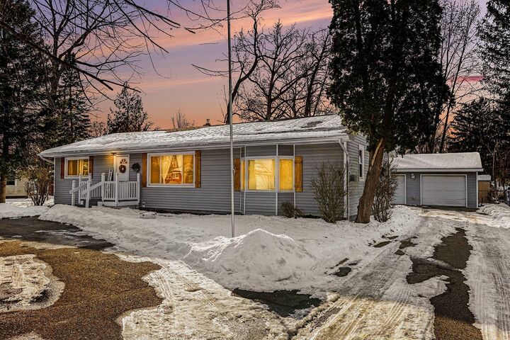 Property Photo:  228 Eastlawn  MI 49269 