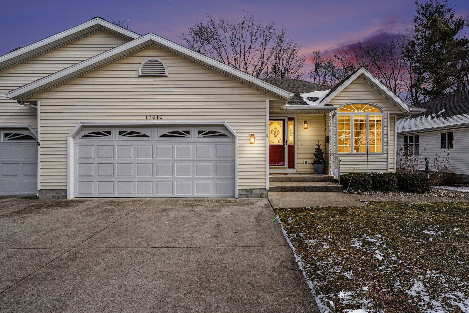 Property Photo: 17010 Grandview Drive MI 49456