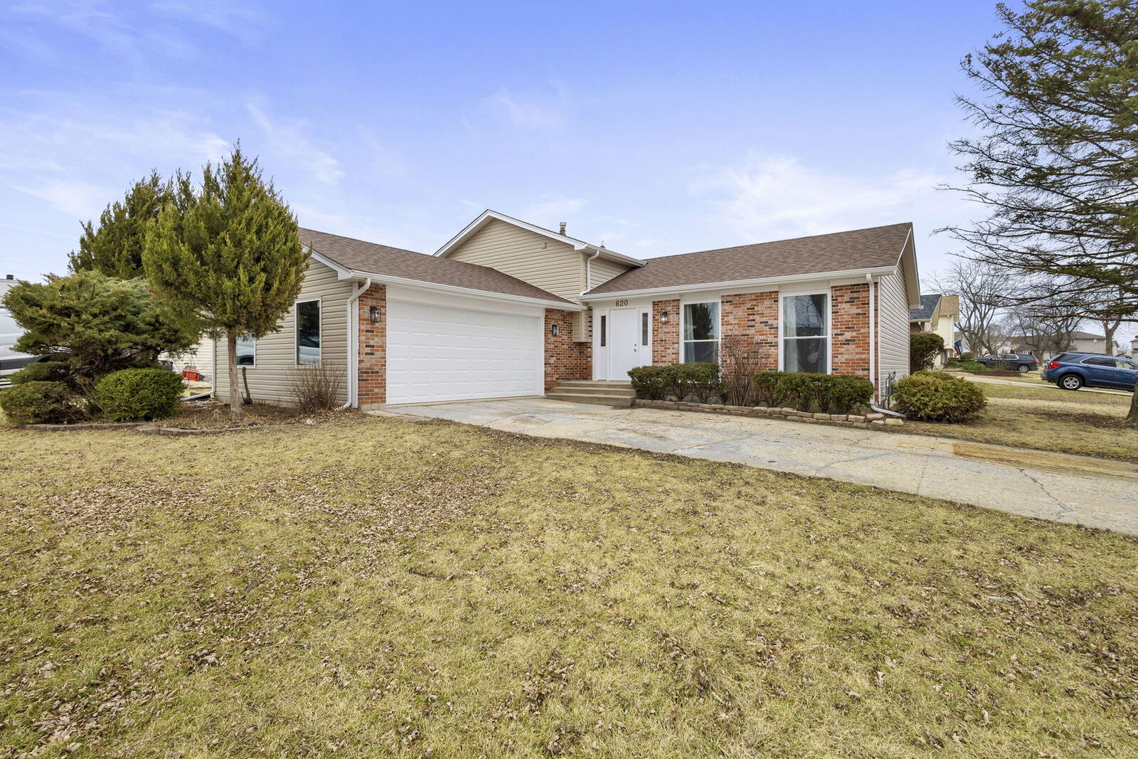 Property Photo:  620 Old Forge Lane  IL 60484 