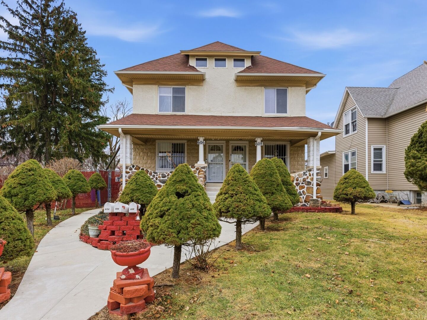 Property Photo:  606 N 8th Avenue  IL 60153 