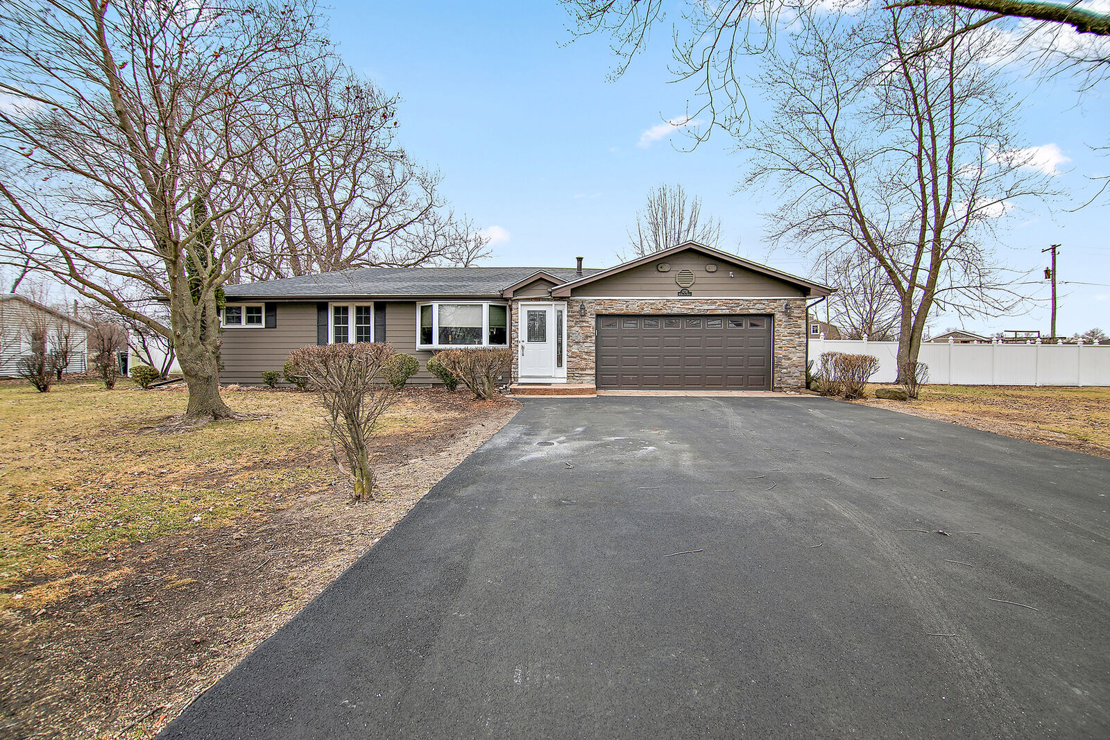 Property Photo:  4754 W Hilltop Drive  IL 60901 