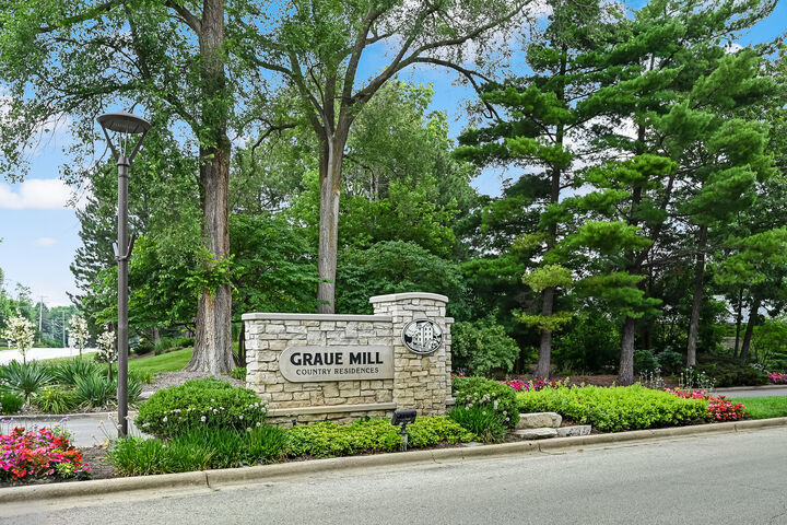 Property Photo:  1140 Old Mill Road 304F  IL 60521 