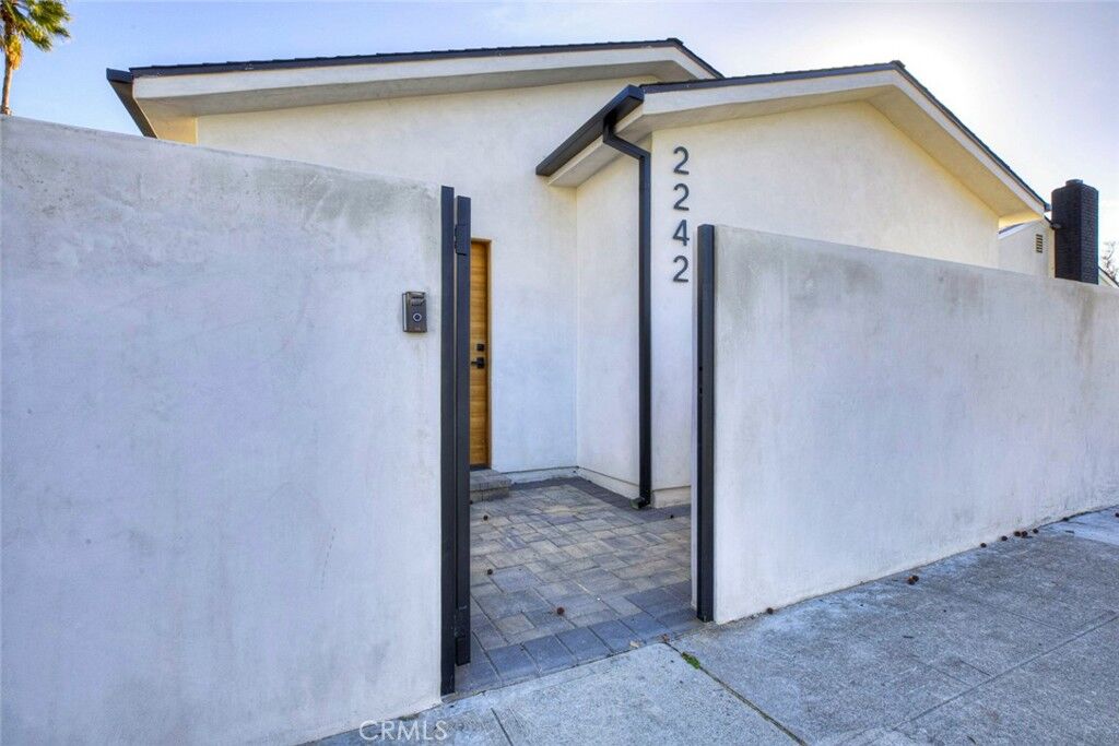 Property Photo: 2242 N Keystone CA 91504