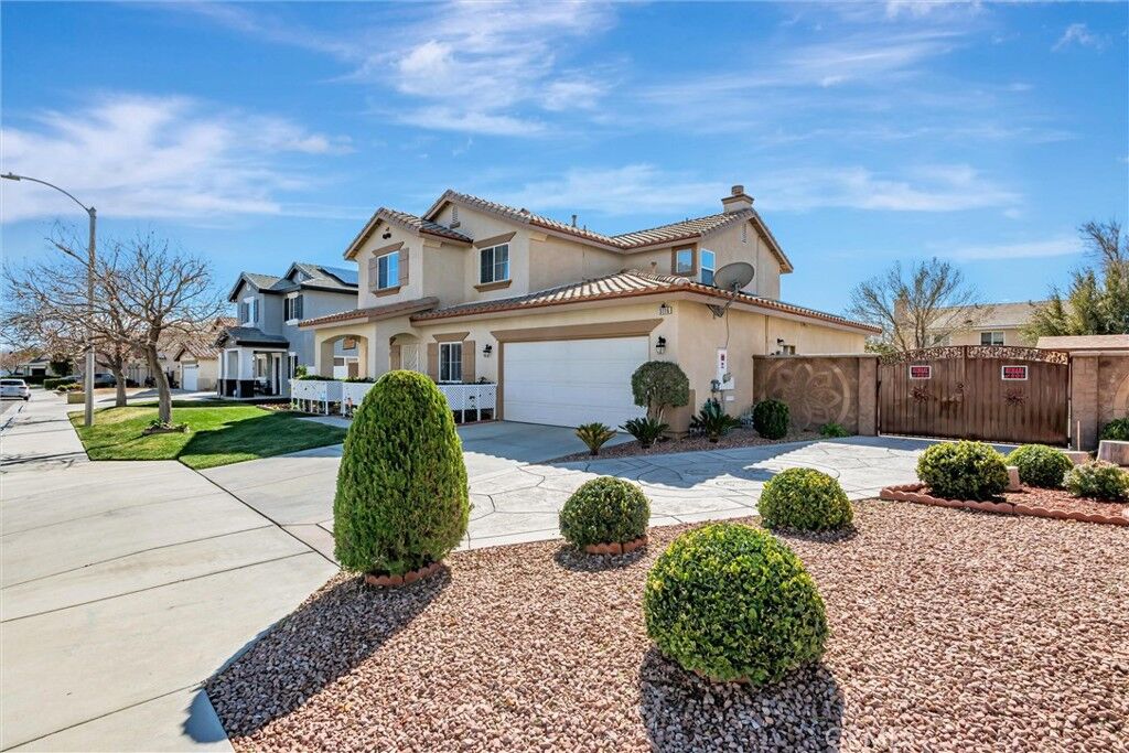 Property Photo:  3116 Kilt Court  CA 93535 
