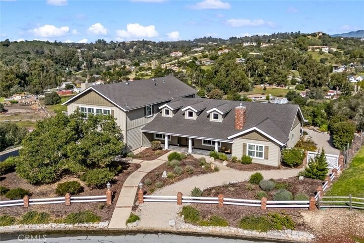 Property Photo:  375 Plancha Way  CA 93420 