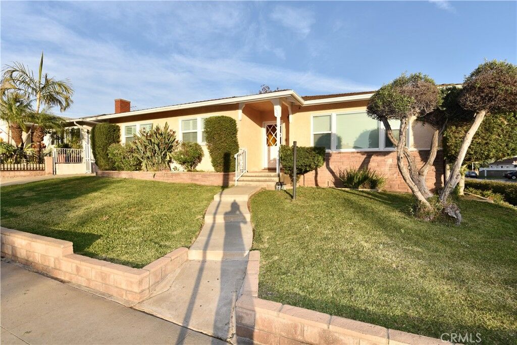 Property Photo: 400 N 20th CA 90640