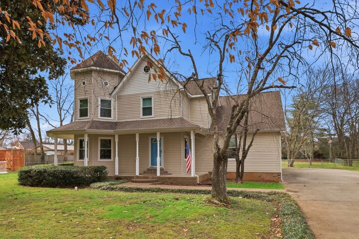 Property Photo:  217 Sutton Hill Ct  TN 37167 