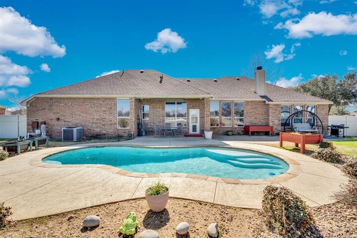 Property Photo:  409 Panther Peak Drive  TX 76065 