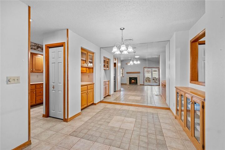 Property Photo: 1020 W Cypress Street AR 72756