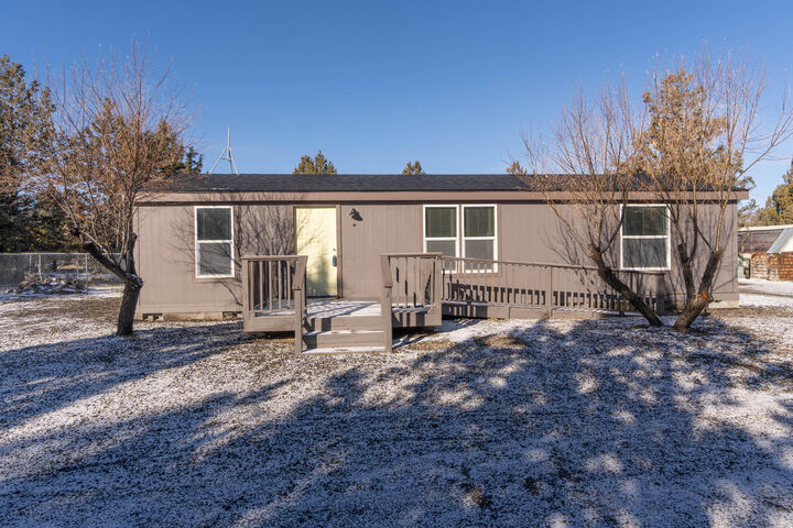 Property Photo: 3491 SE Umatilla Loop OR 97754