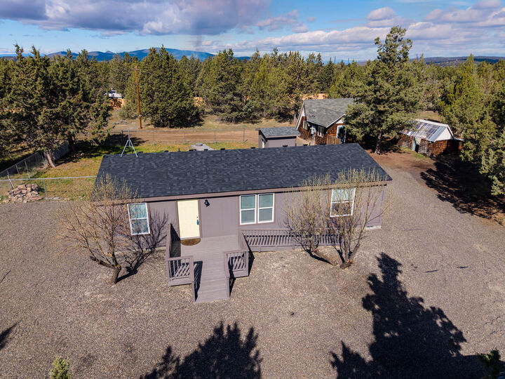 Property Photo:  3491 SE Umatilla Loop  OR 97754 