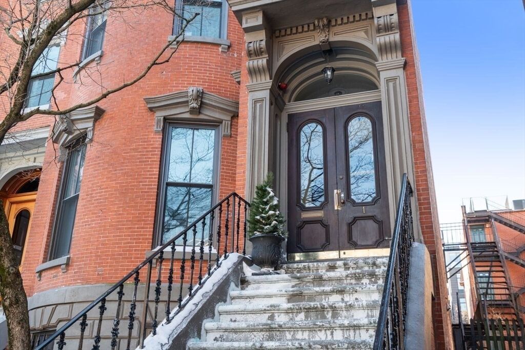 Property Photo: 1 Worcester Sq 2 MA 02118