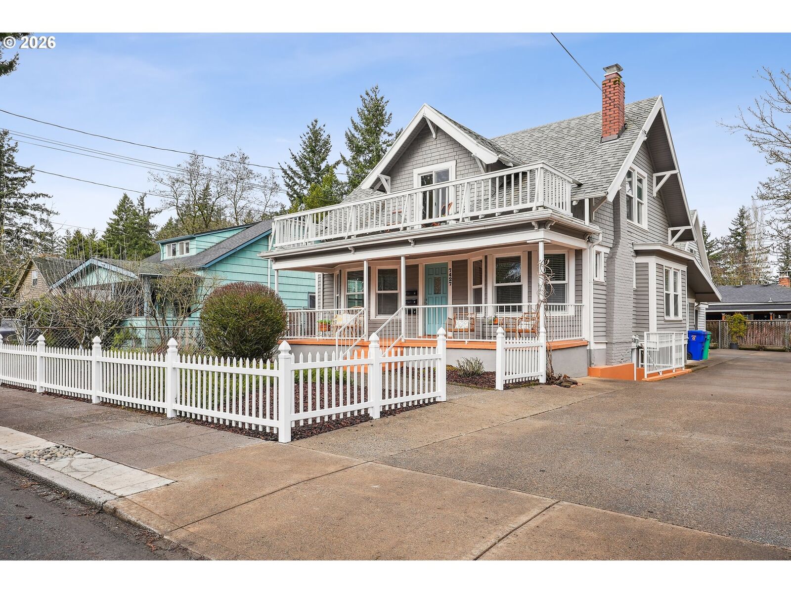 Property Photo: 7427 SE Woodstock Blvd OR 97206