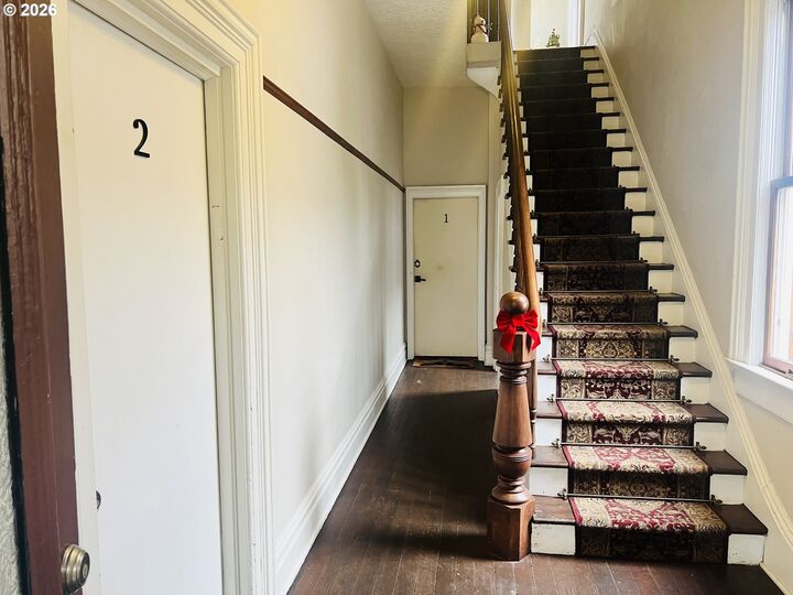 Property Photo:  2625 SE Stark St  OR 97214 