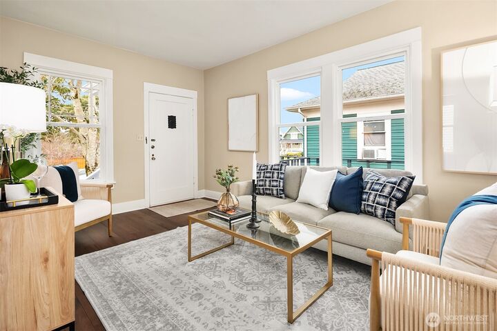 Property Photo: 511 W McGraw Street WA 98119