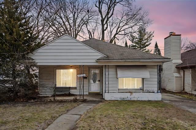 Property Photo: 6822 N Lafayette Street MI 48127