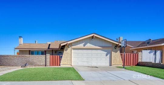 Property Photo:  1254 N Mono Ct  CA 93555 