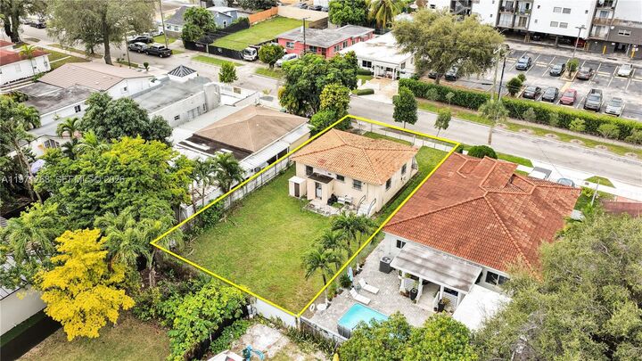 Property Photo:  831 NW 21st Ct  FL 33125 