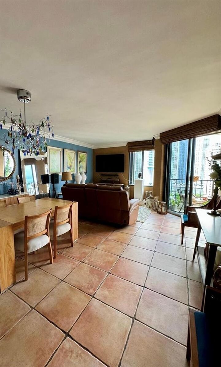 Property Photo:  520 Brickell Key Dr A1912  FL 33131 