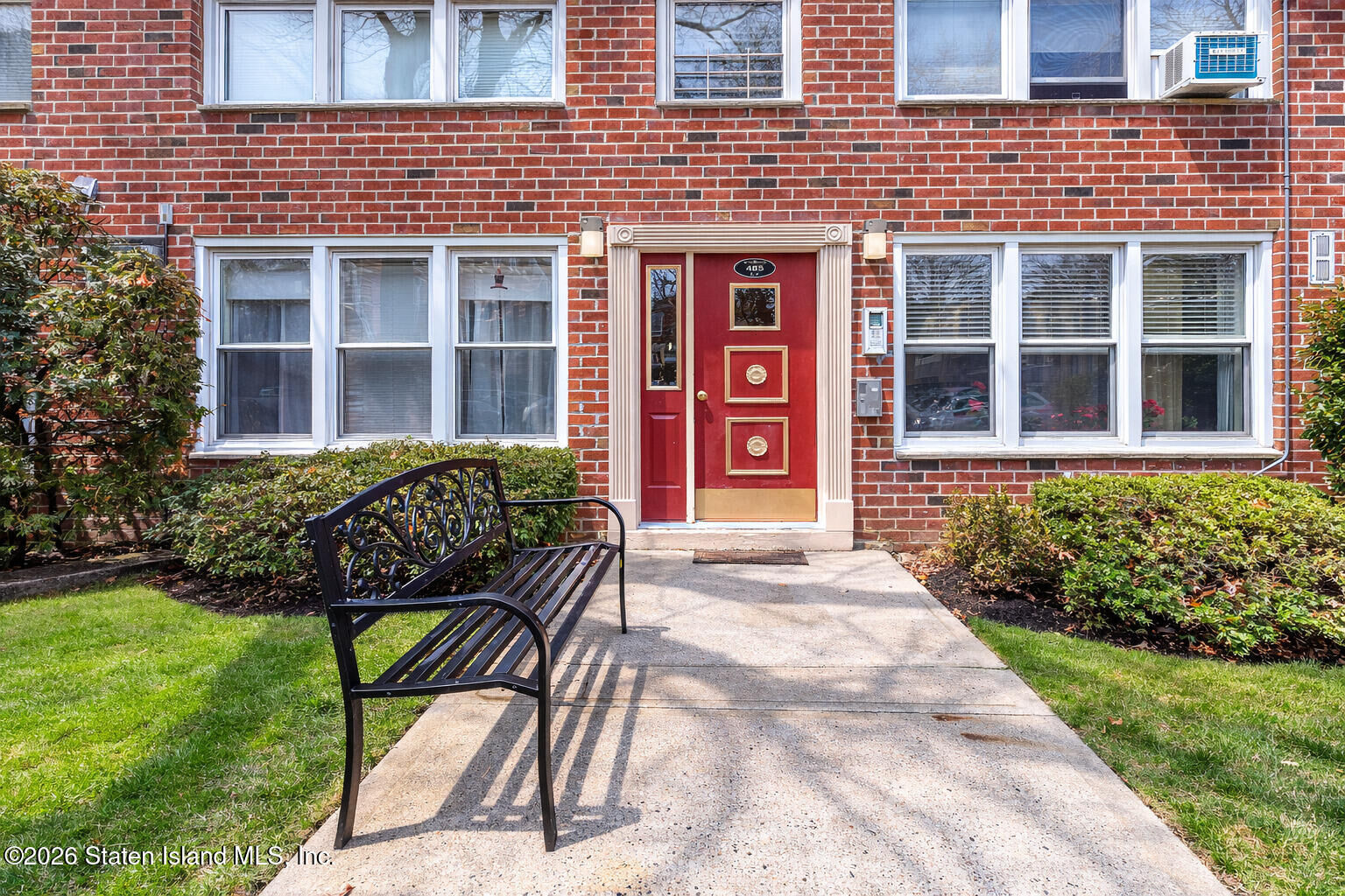 Property Photo:  485 Armstrong Avenue E 2  NY 10308 