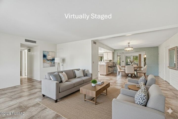 Property Photo: 250 E Paseo Chuparosas AZ 85614