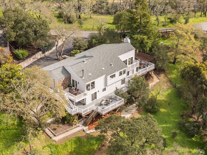 Property Photo:  40 Green Point Lane  CA 94945 