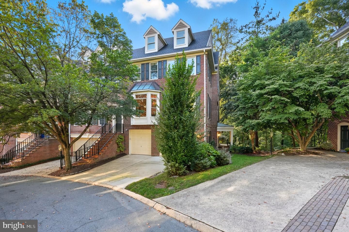 Property Photo: 2124 21st Road N VA 22201