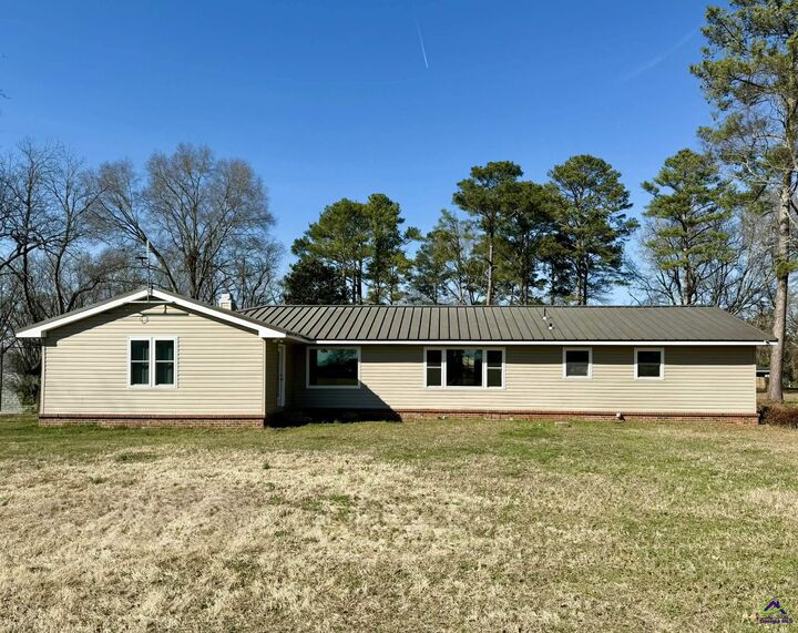 Property Photo:  213 Air Park Drive  GA 31088 