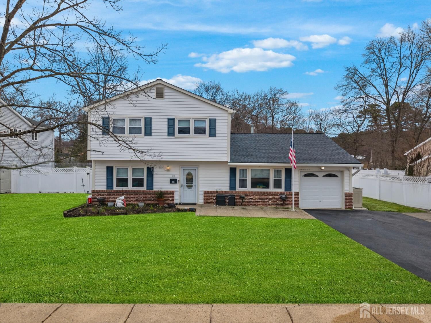 Property Photo:  30 Arvin Road  NJ 08857 